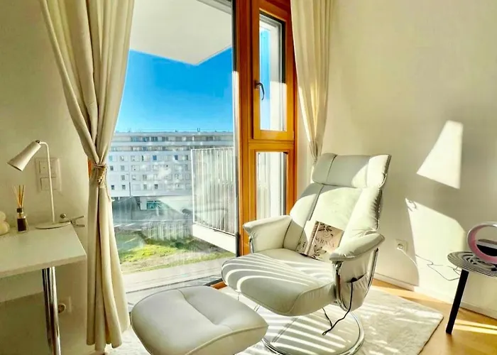 Belvedere White Apartment *